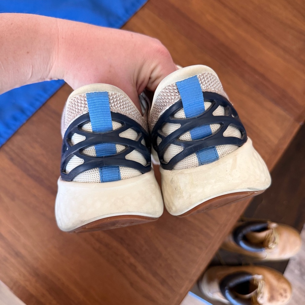 Kizik slip on Women's Cream and Navy Sneakers - Picture 5 of 10